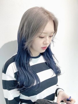 コワファーストナガサキシャンプーボーイ(COIFF1RST NAGASAKI SHAMPOO BOY) 韓国ヘア シルバー×ネイビーブルー