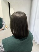濃いめオリーブベージュ×ボブ