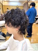 ミディアムツーブロックウルフツイストスパイラル波巻きパーマ