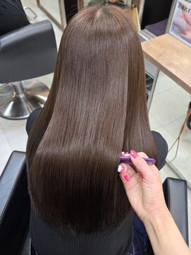 ラストーリア(La storia) ストレートロングの美しさが際立つ！髪質改善カラー♪