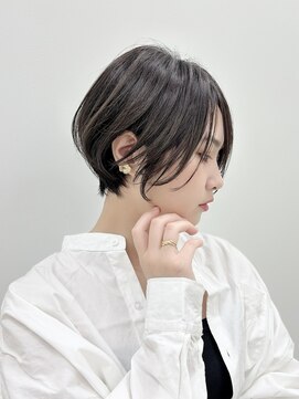 ルアン 上通り(ruen) 横顔美人ショート　熊本くびれショート　右田莉奈