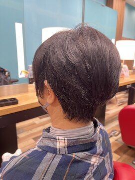 バースデー イーアス高尾店(Birthday) ステップボーンショートスタイル