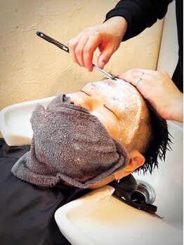 アクティ 柏店の写真/【シェービング/眉毛カットあり】ビジネスマン向けメンズ理容室！仕事終わりに立ち寄れる！21時まで営業！