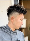アップバング短髪ツイストスパイラルブリーチパーマツイスパ