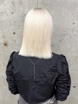 ヤーン(yarn.) ホワイトブロンド【赤堀友哉】