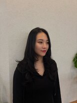 ウタリ(utari)&nbsp;ザクザクレイヤーカット【難波 桜川/髪質改善】