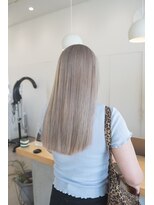 ユートゥイーズ つくば(U too e's)&nbsp;夏っぽ透けカラー/ ホワイトブロンド 〈古畑愛美〉