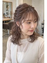 ネイヴスヘアー 香椎照葉店(Neivs Hair)&nbsp;ミディアムのエアリーねじりウェーブハーフアップ