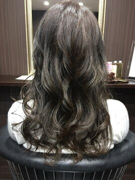 髪の美院 シャルマン ビューティー クリニック(Charmant Beauty Clinic) ダークアッシュカラー
