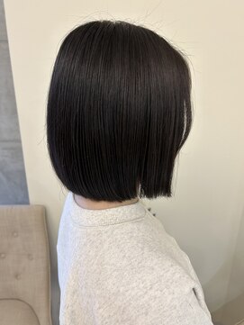 エミュ(emu) ぱつっとボブ