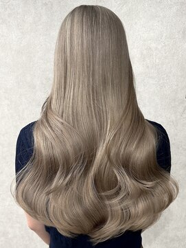 ロウル 渋谷(LOWRL) ミルクグレーカラー/ケアブリーチ/渋谷/ブリーチ