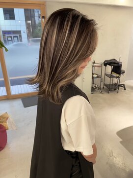 キング(K!ng) 縮毛矯正髪質改善ハイライトレイヤーカット枚方美容室エクステ