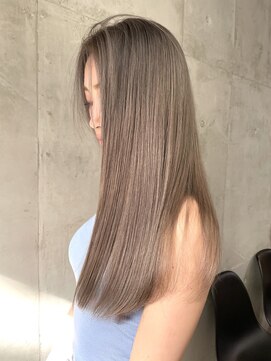 ソルトウォーター(SALT WATER) ピンクベージュ/イメチェン/ハイトーン/ブリーチ/恵比寿/代官山