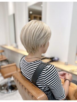 サム 横浜 大倉山(Sum) ショートカット/くびれボブ/くびれ/外ハネ