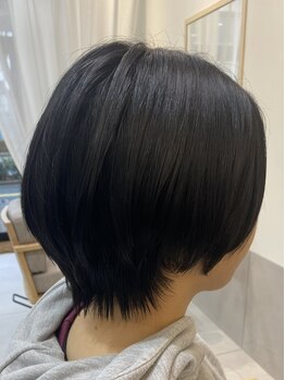 【カット￥4400～】髪質や骨格を見極めた高技術カットで、どこから見ても綺麗なフォルムを実現します◎