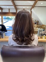 サトシオダクラ(SATOSHI ODAKURA)&nbsp;「外ハネレイヤーのミディアムロング」