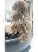 ロング×ホワイトベージュ