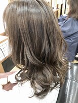 スリー(THREE)&nbsp;美髪×透明感　シナモンベージュカラー