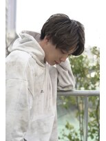 ジョエミバイアンアミ(joemi by Un ami)&nbsp;（joemi 新宿）センターパート 束感マッシュ ゆるパーマ 近江