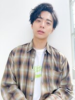 ジョエミバイアンアミ(joemi by Un ami) （joemi 新宿）波打ちパーマ センター分け 耳掛けメンズヘア近江