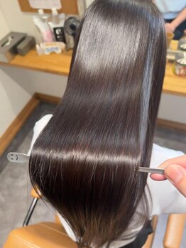 ヘアーアンドリラクゼーション クランプ(Hair&Relaxation clamp)の写真/本物の美髪へ導くヘアケア専門サロン♪髪の状態に合わせて選定する上質なトリートメントを多数ご用意◎