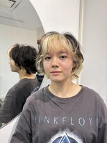 アオ(AO。)&nbsp;インナーカラー/抜きっぱなしブロンド/ブリーチあり/横浜元町