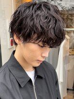 フィフスワン(fifth one)&nbsp;波巻きスパイラルパーマツイストスパイラルパーマセンターパート