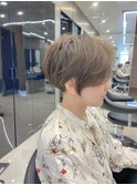 刈り上げオリーブショート
