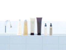 【デイリーシャンプー＆トリートメント】サロン帰りの質感を毎日キープ。うるおいとまとまりを補強。