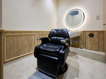 トレックスバーバー(TREX barber)の写真/【最終受付21時まで】リラックスできる空間◎髪質やクセを見極め、魅力を最大限に引き出すstyleに◆