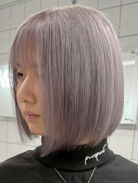 ウィコ 新宿(WICO) ラベンダーシルバー[新宿駅/ホワイトブロンド/イメチェン/美髪]