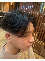 バグスドゥア(Bagus dua)&nbsp;刈り上げセンターパートフェザーショート3.12