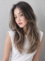 トリニティ(trinity) ブリーチ ハイライト バレイヤージュ グレージュ レイヤーカット