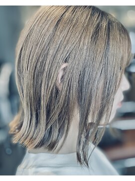 シザーズ(scissors) #逆インナーカラー#グレージュ#切りっぱなしボブ