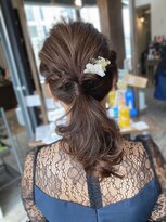 エミュー(emue)&nbsp;大人可愛い20代30代ポニーテール編み込み結婚式ヘアアレンジ中島
