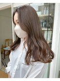 夏スタイル:ほんのりくすみベージュ×センターパートロング
