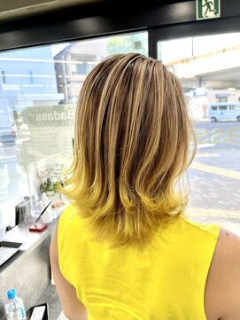 バダス(Badass) バレイヤージュ/イエローカラー