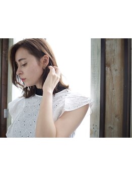 【脱・白髪染め！】人気の白髪ぼかしハイライトやリタッチでナチュラルかつ艶のある透明感カラーをお届け◎