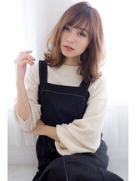 ライリー(riley) rileyワンカール外はねミディアムベージュカラー