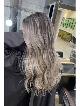 ピヨン 心斎橋(piLLon) バレイヤージュ☆ホワイトグレージュ