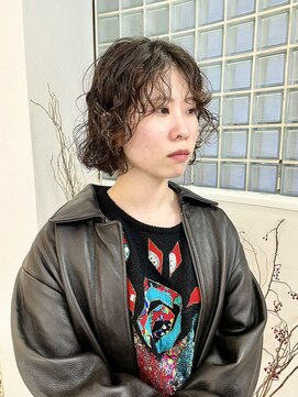 ロマーリ(LOMARLIE) ボブパーマ_顔まわりレイヤー_センター分け