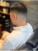 スキンフェード　七三分け　ビジネスショートヘア　黒髪