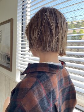 キートス(Kiitos) ココアブラウン秋カラー切りっぱなしボブグラデーションカラー