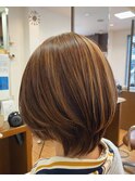 白髪ぼかしハイライト似合わせカットボブルフ