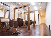 全席仕切りの半個室空間