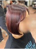 切りっぱなしショートカットチェリーレッドヘアカラー