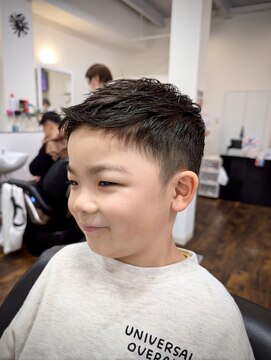 バーバー ダブル(BARBER W) おすすめ/フェザーアップ/フェード/刈り上げ/アップバング/