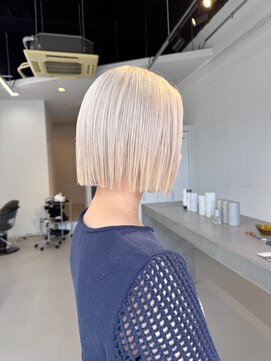 イロ(iro.) ホワイトベージュ