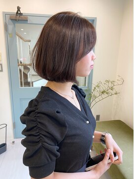 ジジ(jiji) 小顔似合わせカット×内巻きボブ