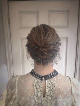 アロマ ヘアー ルーム 新宿3号店(AROMA hair room) シニヨン　ゆるふわ　お呼ばれヘア　結婚式